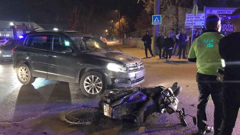 Sakarya'da cip ile motosiklet çarpıştı: 1 yaralı Sakarya'da cip ile motosiklet çarpıştı: 1 yaralı