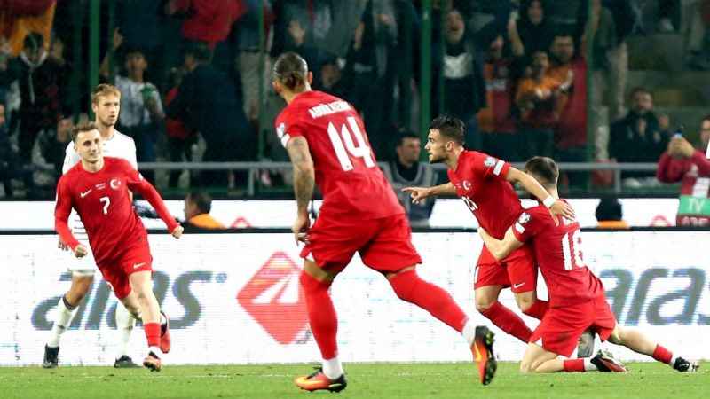 Millilerimiz, FIFA Sıralaması'nda dört basamak yükseldi Millilerimiz, FIFA Sıralaması'nda dört basamak yükseldi