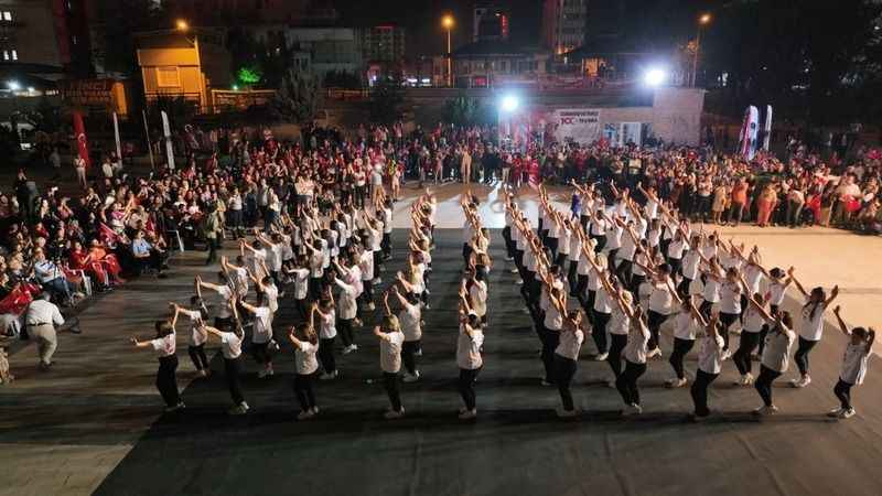Cumhuriyet Bayramı Seyhan'da coşkuyla kutlanıyor