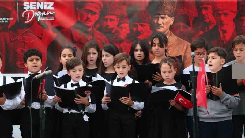 Alzheimer Yaşam Merkezi’nde 100. yıl coşkusu Alzheimer Yaşam Merkezi’nde 100. yıl coşkusu