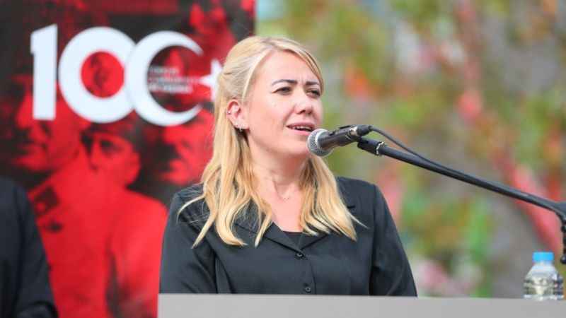 Alzheimer Yaşam Merkezi’nde 100. yıl coşkusu Alzheimer Yaşam Merkezi’nde 100. yıl coşkusu