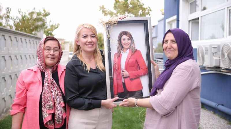 Alzheimer Yaşam Merkezi’nde 100. yıl coşkusu Alzheimer Yaşam Merkezi’nde 100. yıl coşkusu