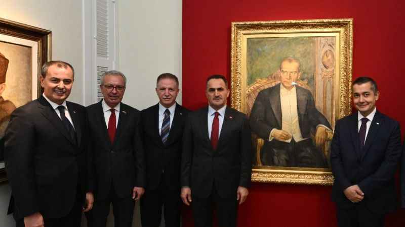 Tarihi Beyoğlu Şubesi, artık Türkiye İş Bankası Resim Heykel Müzesi