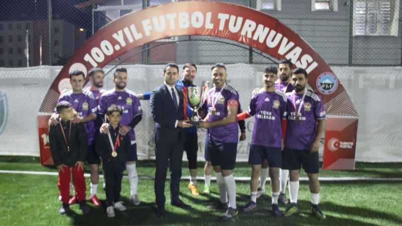 Ağrı’daki futbol turnuvasının şampiyonu Çanakkale Spor