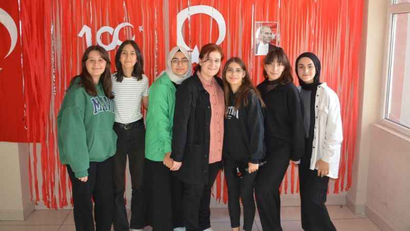 Ünye'de Cumhuriyet'in 100. yılına özel yüz yıllık eserlerin sergisi açıldı