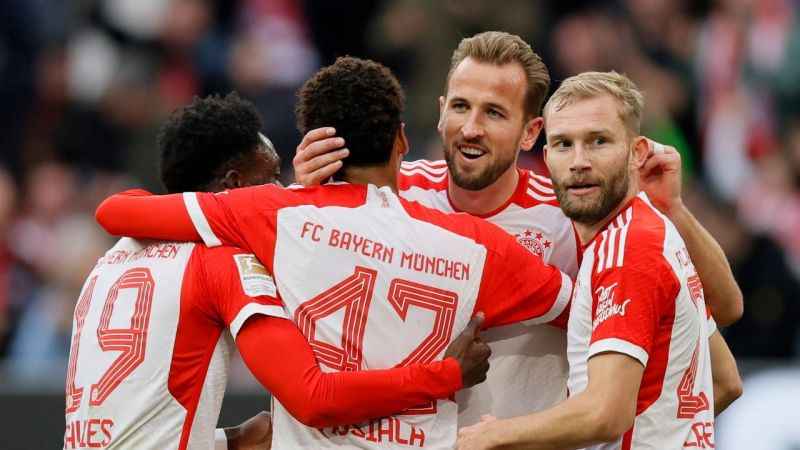 3 kırmızı kartın çıktığı maçı Bayern Münih 8-0 kazandı