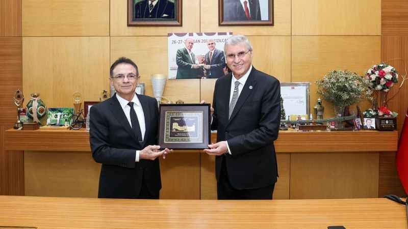 Azerbaycan Milli Savunma Bakanı Guliyev: “Biz Türkiye ile yek bir vücut gibiyiz”
