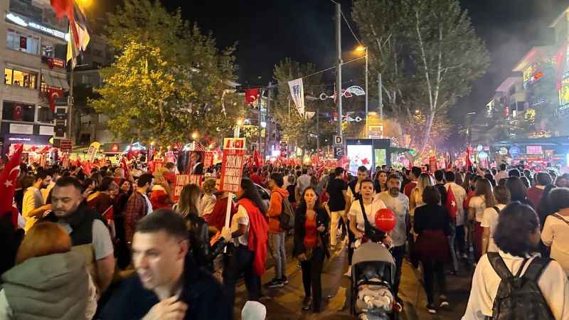 Caddeliler ‘Büyük Cumhuriyet Yürüyüşü’nde buluştu Caddeliler ‘Büyük Cumhuriyet Yürüyüşü’nde buluştu