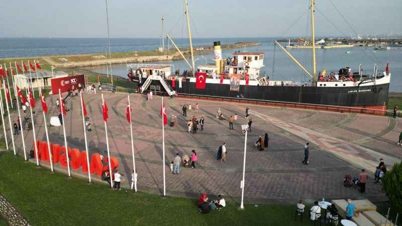 Bandırma Müze Gemisi ziyaretçi akınına uğradı Bandırma Müze Gemisi ziyaretçi akınına uğradı