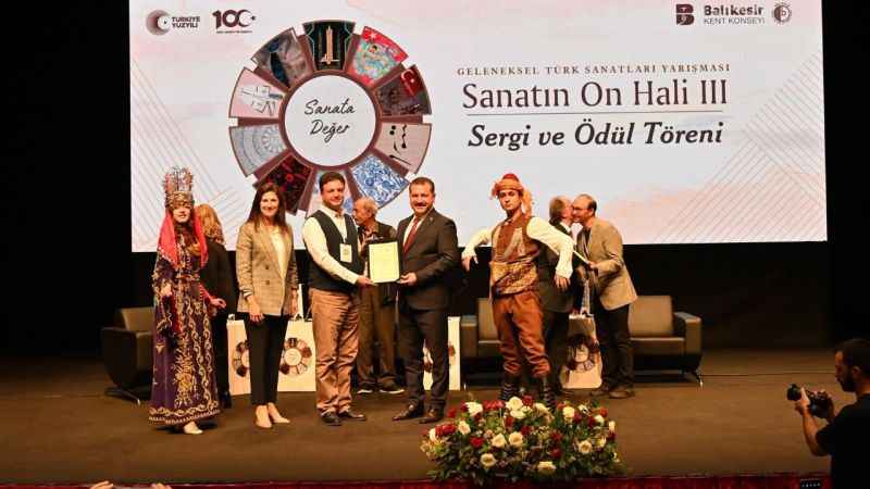 Sanatın On Hali Ödül Töreni: Geleneksel Türk Sanatlarına Saygı Sanatın On Hali Ödül Töreni: Geleneksel Türk Sanatlarına Saygı