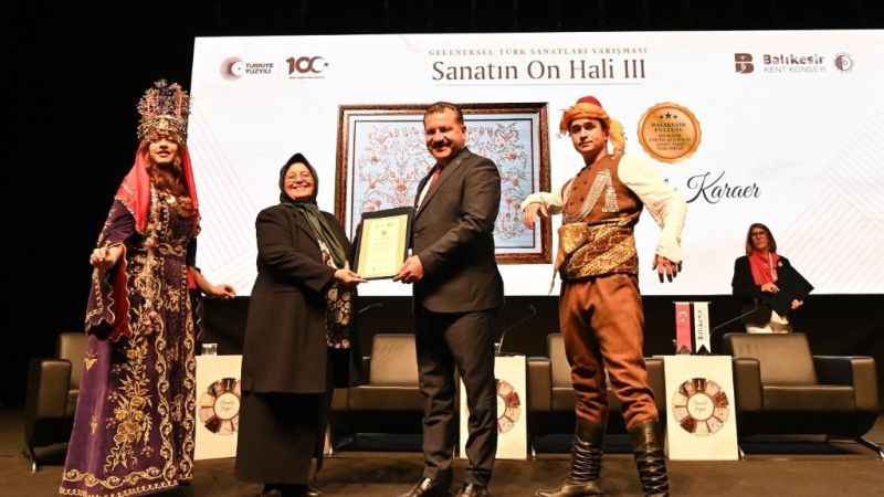 Sanatın On Hali Ödül Töreni: Geleneksel Türk Sanatlarına Saygı Sanatın On Hali Ödül Töreni: Geleneksel Türk Sanatlarına Saygı