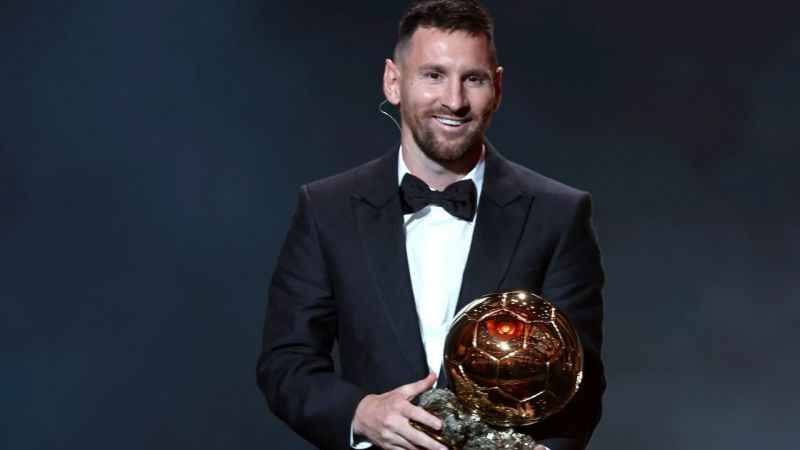 Yılın en iyi oyuncusu 8. defa Lionel Messi