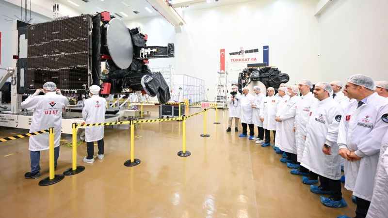 Türksat 6A’nın güneş paneli açılım testleri ilk kez görüntülendi