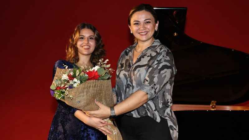 Genç yetenek İdil Naz, izleyicileri büyüledi Genç yetenek İdil Naz, izleyicileri büyüledi