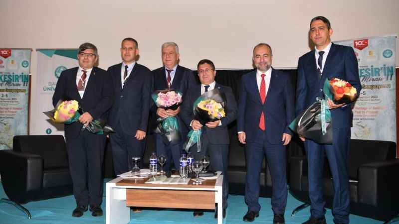 Balıkesir’de Kültürel Miras Sempozyumu başladı Balıkesir’de Kültürel Miras Sempozyumu başladı