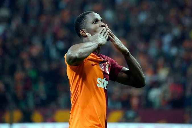  Wilfried Zaha gol sayısını 4'e çıkardı