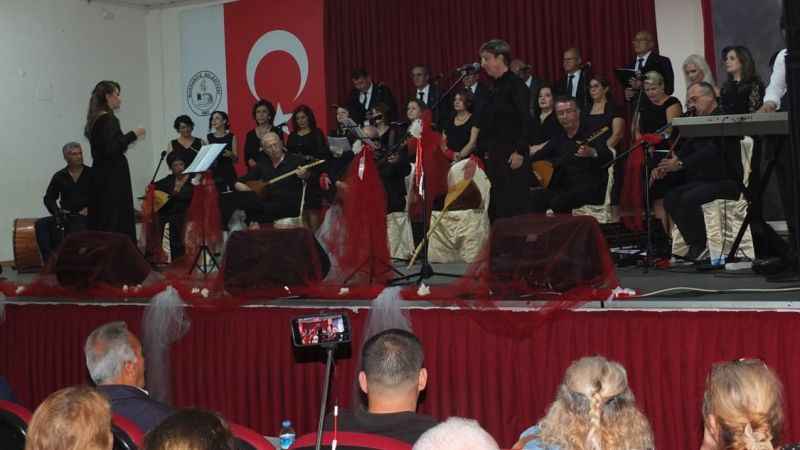 Sanatseverler Balıkesir’de 100.Yıl Konseri ile coştu Sanatseverler Balıkesir’de 100.Yıl Konseri ile coştu