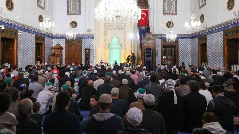 90 bin camide Filistinliler için dualar edildi 90 bin camide Filistinliler için dualar edildi