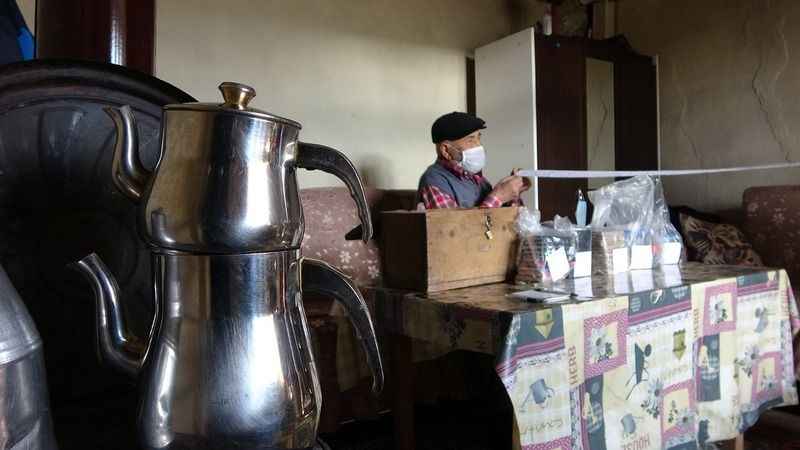 68 yıldan beri köyü ile ilgili günlük tutuyor! 68 yıldan beri köyü ile ilgili günlük tutuyor!