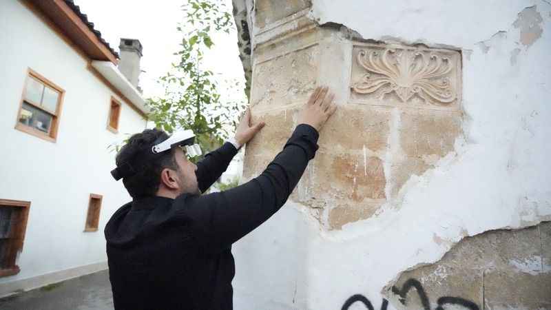 Sıvası dökülen duvardan Selçuklu dönemine ait figürler çıktı!