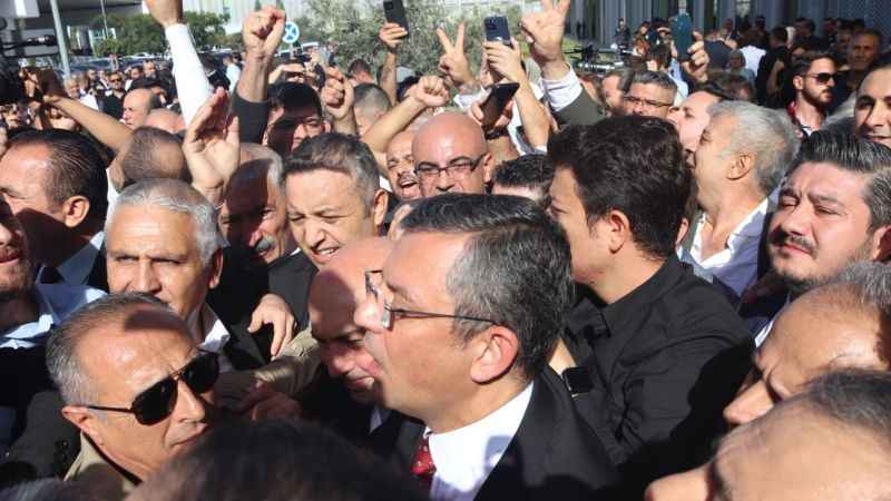CHP'nin yeni Genel Başkanı Özgür Özel, İzmir’de CHP'nin yeni Genel Başkanı Özgür Özel, İzmir’de