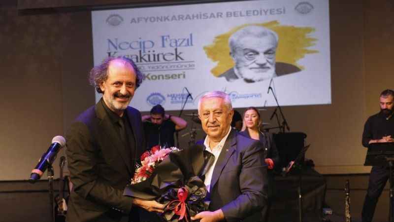 Necip Fazıl için vefatının 40. yıldönümünde anma Necip Fazıl için vefatının 40. yıldönümünde anma