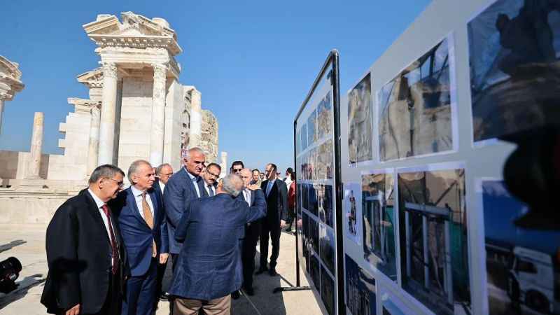 Bakan Ersoy, Laodikya Antik Kentini inceledi Bakan Ersoy, Laodikya Antik Kentini inceledi