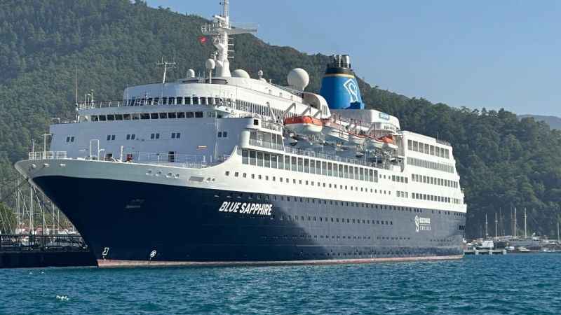 Dev yolcu gemisi Marmaris'e bu kez yolcusuz geldi
