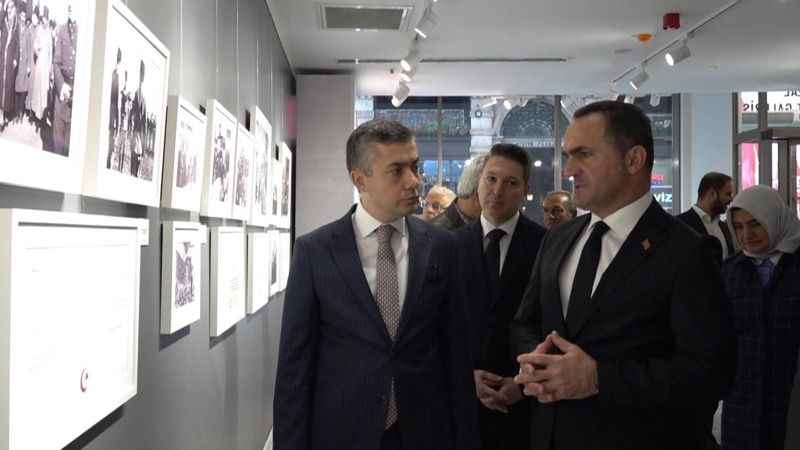 Atatürk fotoğrafları Beyoğlu “Efendiler” sergisinde