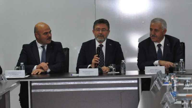 Bakan Yumaklı, Kars'ta partililerle buluştu Bakan Yumaklı, Kars'ta partililerle buluştu