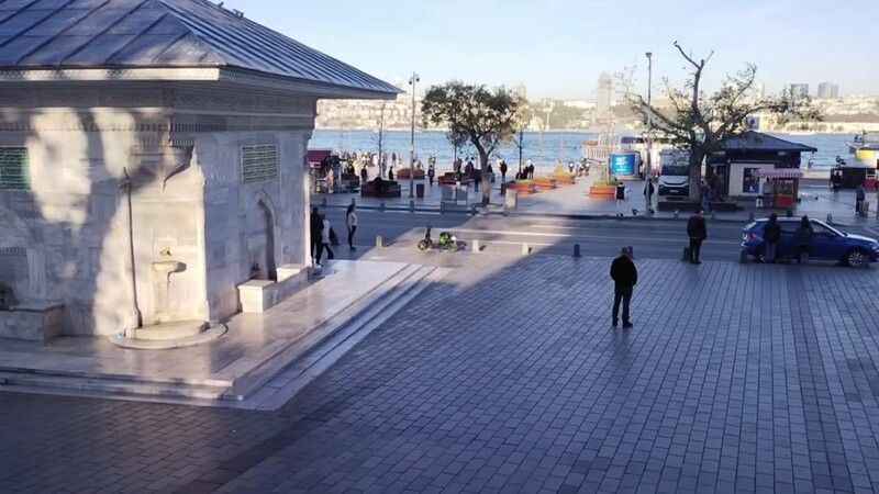 Saat 9'u 5 geçe İstanbul’da Ata’ya saygı duruşu Saat 9'u 5 geçe İstanbul’da Ata’ya saygı duruşu