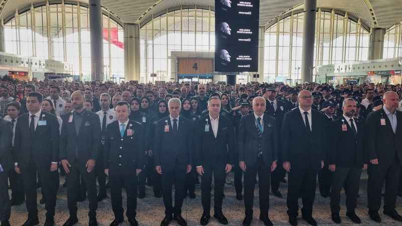 İstanbul Havalimanı’nda saygı duruşu