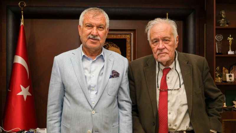 İlber Ortaylı, 10 bini aşkın Adanalıya konferans verdi İlber Ortaylı, 10 bini aşkın Adanalıya konferans verdi