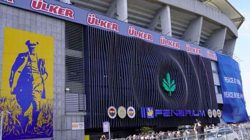 Atatürk'ün portresi Ülker Stadı'nda resmedildi Atatürk'ün portresi Ülker Stadı'nda resmedildi