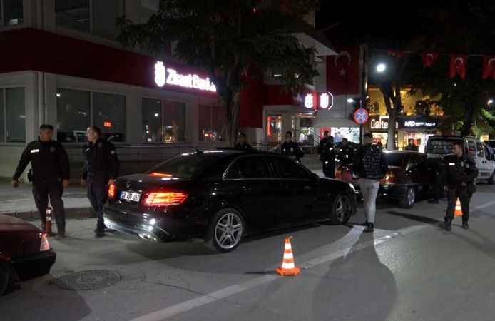 Aksaray polisinden şok uygulamalar Aksaray polisinden şok uygulamalar