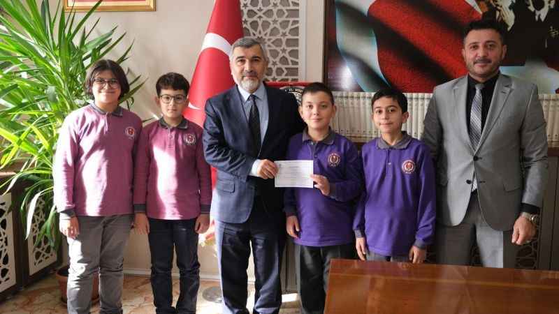 Kur’an kursu talebeleri harçlıklarını Filistin’e yolladı Kur’an kursu talebeleri harçlıklarını Filistin’e yolladı