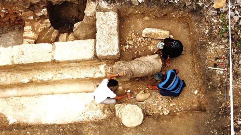 Mersin'deki antik kentte ilk defa bir kadın heykeli bulundu Mersin'deki antik kentte ilk defa bir kadın heykeli bulundu