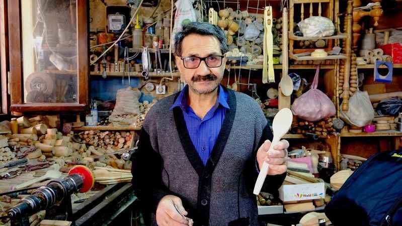 Çıkrıkçılığı babasından devraldı oğluna bırakacak Çıkrıkçılığı babasından devraldı oğluna bırakacak