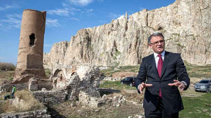 Van'daki Selçuklu eseri Ulu Cami restorasyona alındı Van'daki Selçuklu eseri Ulu Cami restorasyona alındı