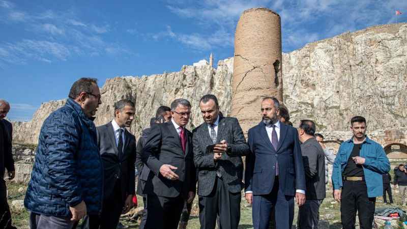 Van'daki Selçuklu eseri Ulu Cami restorasyona alındı Van'daki Selçuklu eseri Ulu Cami restorasyona alındı