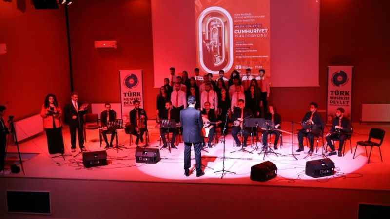 Niğde'de 100. yıla özel oratoryo sahnelendi Niğde'de 100. yıla özel oratoryo sahnelendi