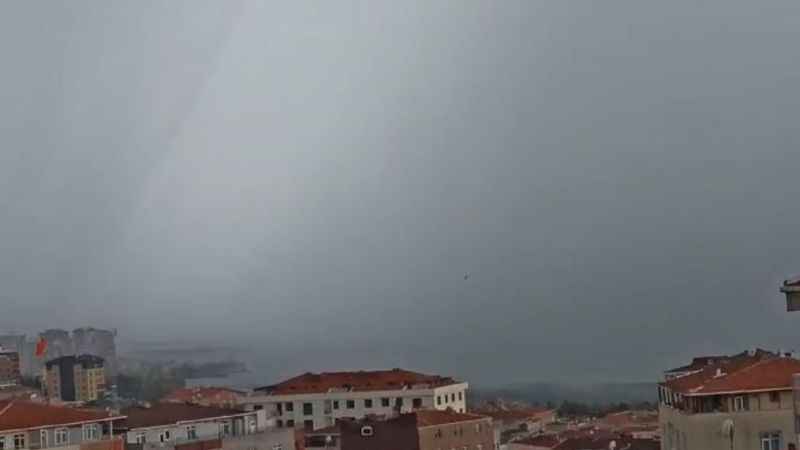 Küçükçekmece gölünde hortum paniği