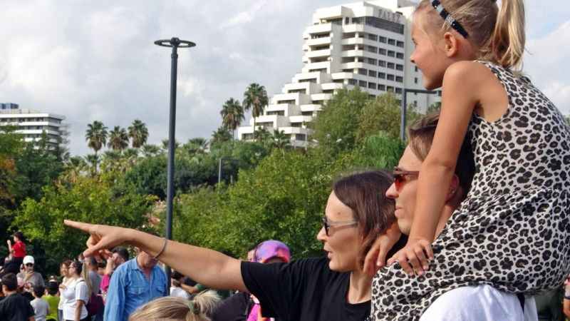 Türk Yıldızları Antalya’da şov yaptı, binlerce kişi sahili doldurdu Türk Yıldızları Antalya’da şov yaptı, binlerce kişi sahili doldurdu