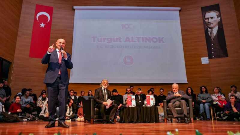 Keçiören'de İlber Ortaylı söyleşisine büyük ilgi