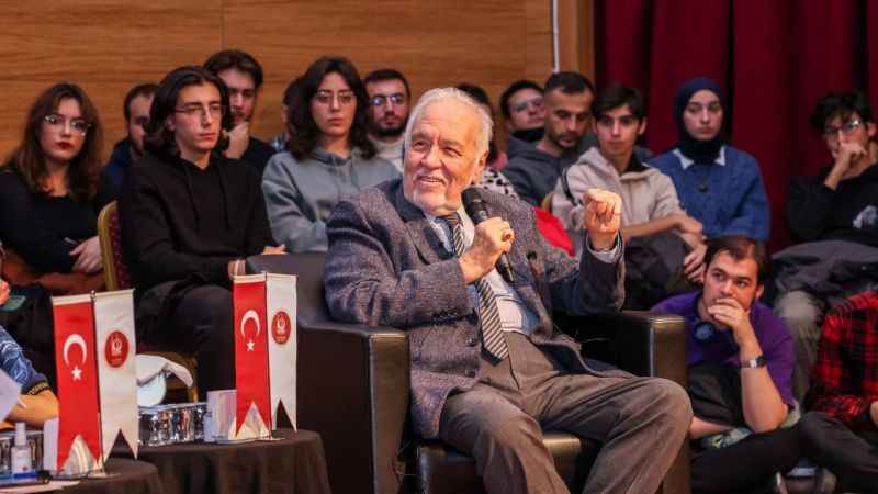 Keçiören'de İlber Ortaylı söyleşisine büyük ilgi