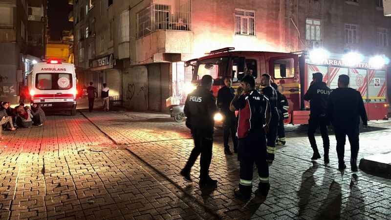 Prizde unutulan şarjlı ışıldak yangına sebep oldu Prizde unutulan şarjlı ışıldak yangına sebep oldu