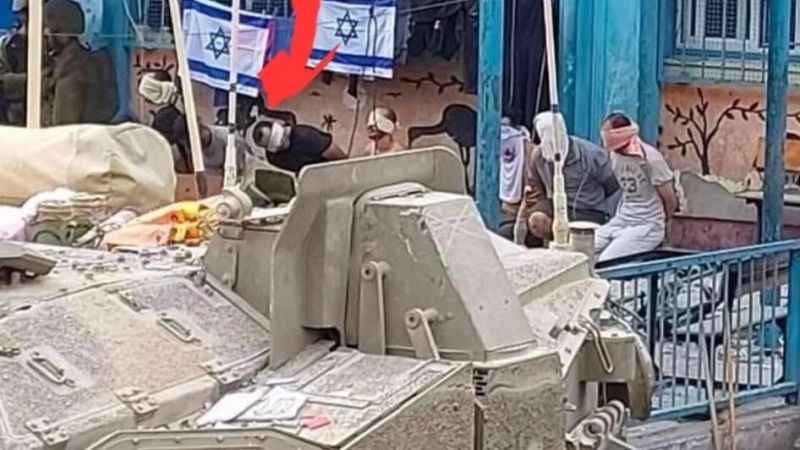 İsrailli askerler, Filistinli kardeşleri tankın önünde canlı kalkan olarak kullandı İsrailli askerler, Filistinli kardeşleri tankın önünde canlı kalkan olarak kullandı