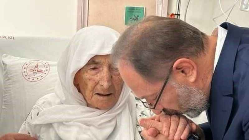 Diyanet İşleri Başkanı Erbaş’ın annesi vefat etti Diyanet İşleri Başkanı Erbaş’ın annesi vefat etti