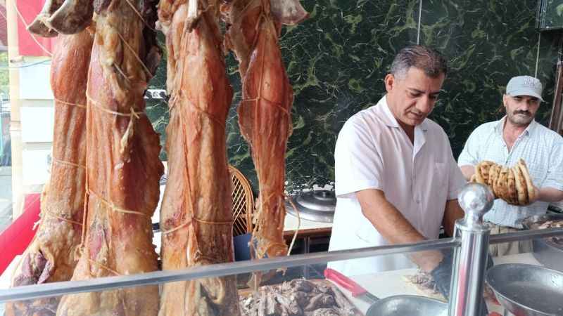 Büryan kebabı lezzetiyle uykuları bölüyor Büryan kebabı lezzetiyle uykuları bölüyor