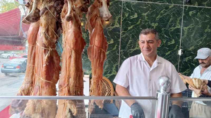 Büryan kebabı lezzetiyle uykuları bölüyor